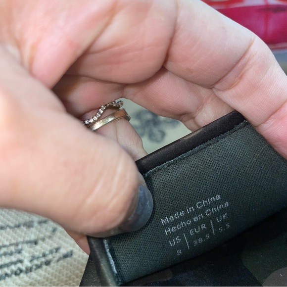 Aldo Do Ya Thing Camo Slide Size 8

Excellent Condition - Picture 10 of 11